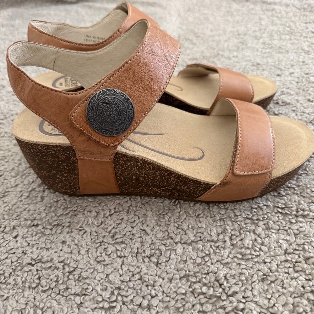 ABEO Bio System Una Wedge Sandals Stone Tan Leather Women’s Size 9 NWOB Comfort